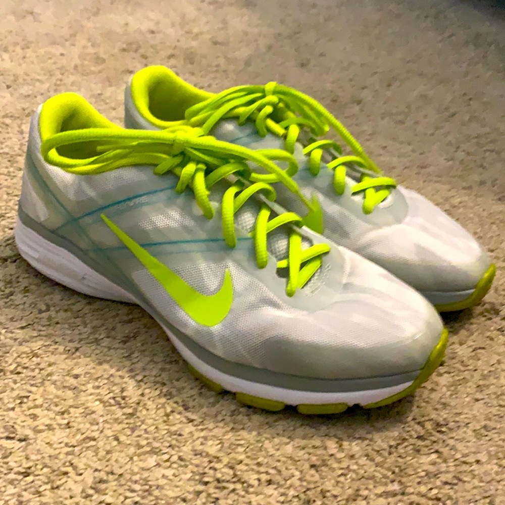 Nike Dual Fusion Green and Gray Preowned 8 Flywire